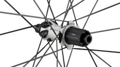 Dt-swiss Set De Roues PR 1600 SPLINE 23 Disc Center Lock 28" 12 Dt-swiss Set De Roues PR 1600 SPLINE 23 Disc Center Lock 28" -Vélos Accessoires Boutique 437100
